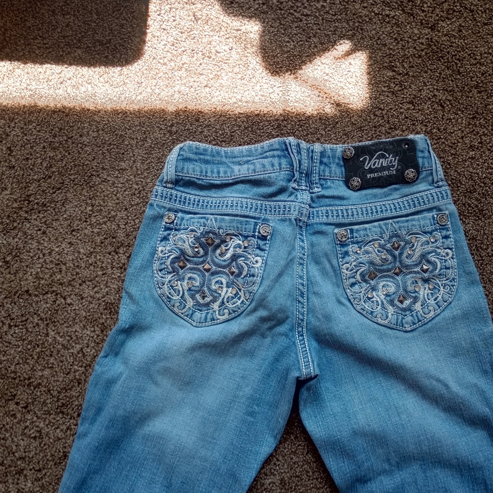 Set of 2 Jeans. Vanity size 25. Z Co Capri size 0